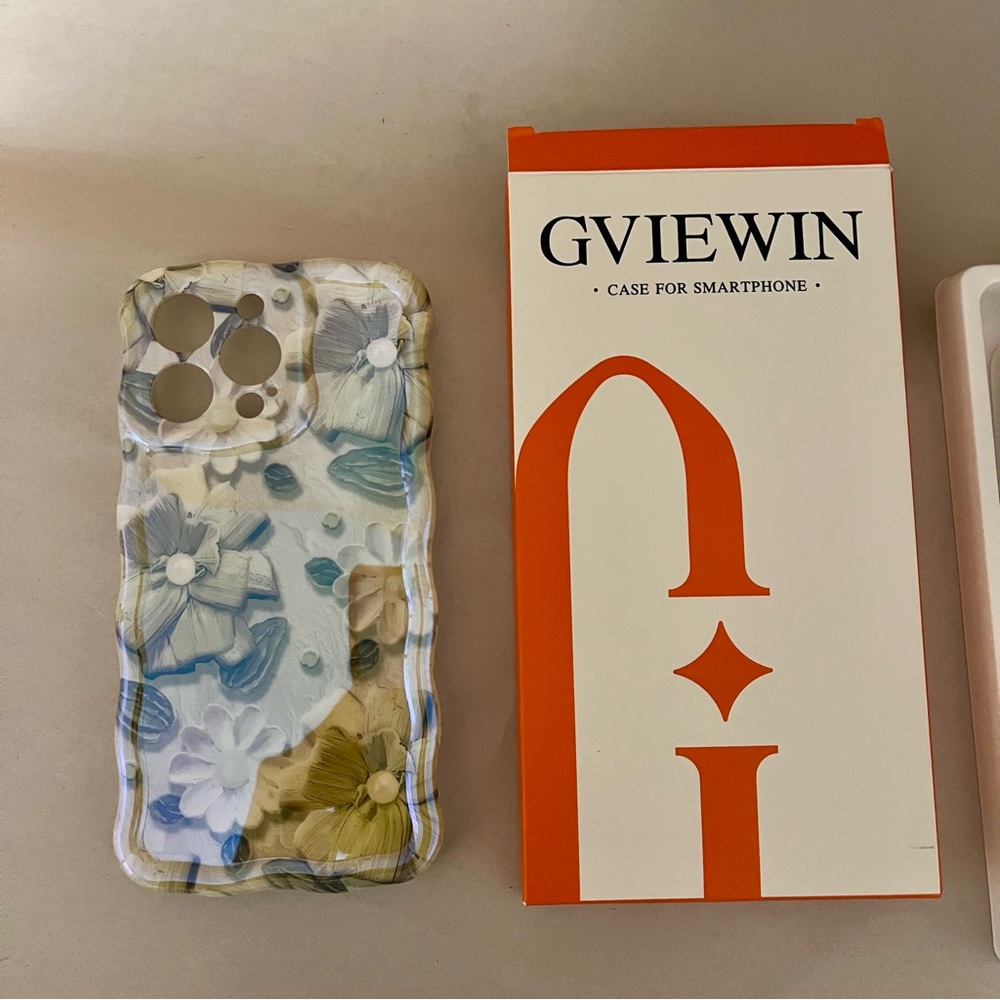 GVIEWIN iPhone 13 Pro NIB Floral Phone Case - Blue and White